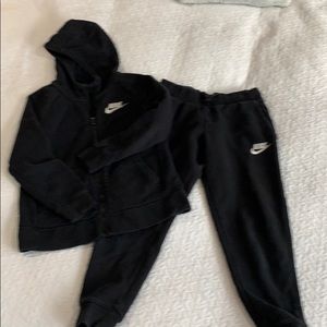 Nike youth sweatsuit